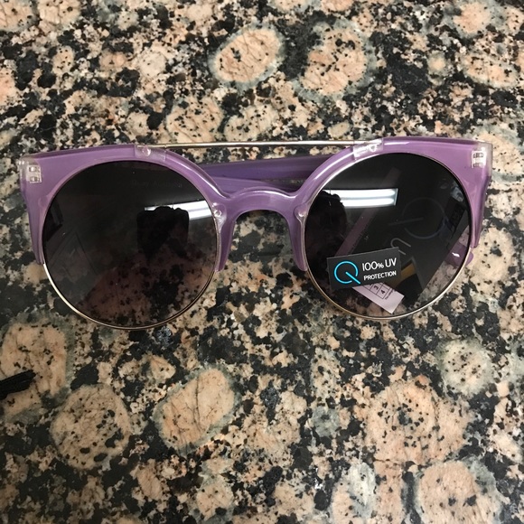 sold![quay] livnow sunglasses NWT - Picture 2 of 8